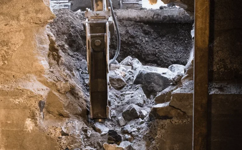Travaux d’excavation dans un sous-sol