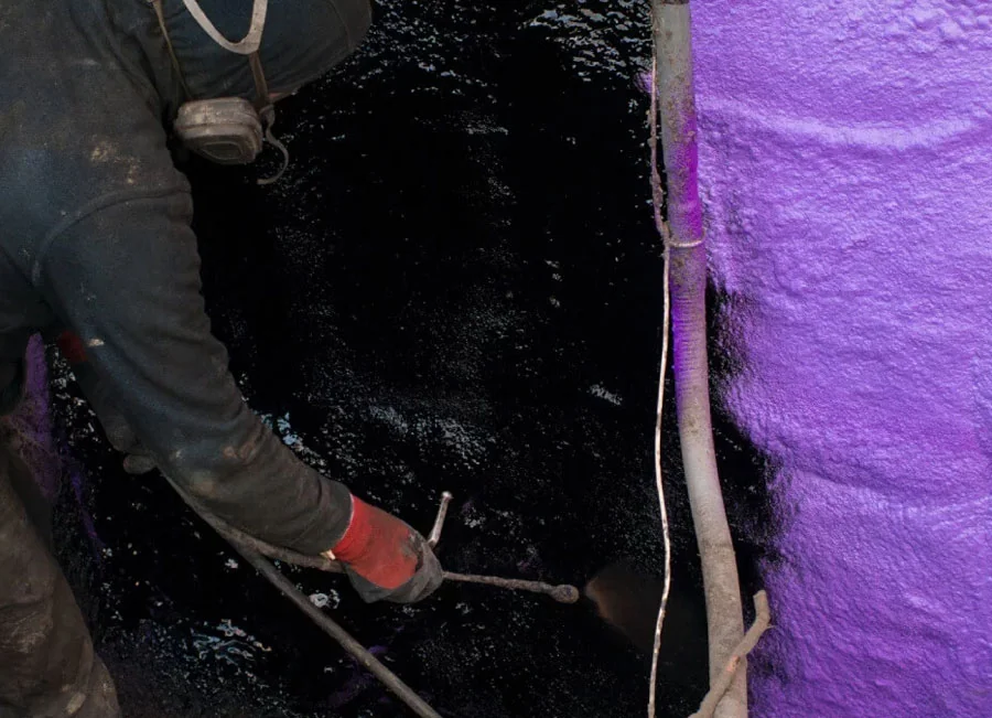 Membrane d’imperméabilisation sur un mur de fondation